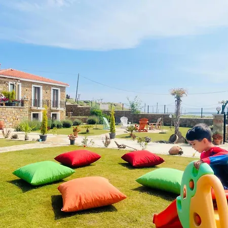 Suna Beach Kefaloz Szálloda *